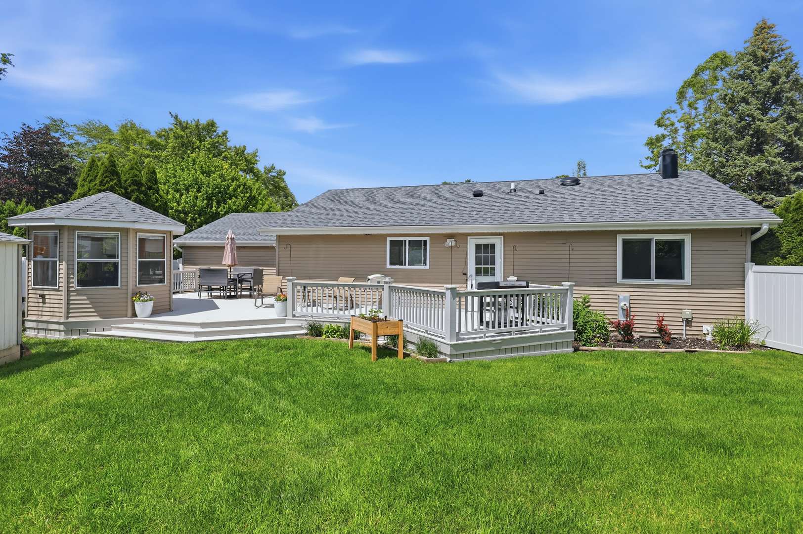 218 Windridge DR, Mchenry, IL 60050