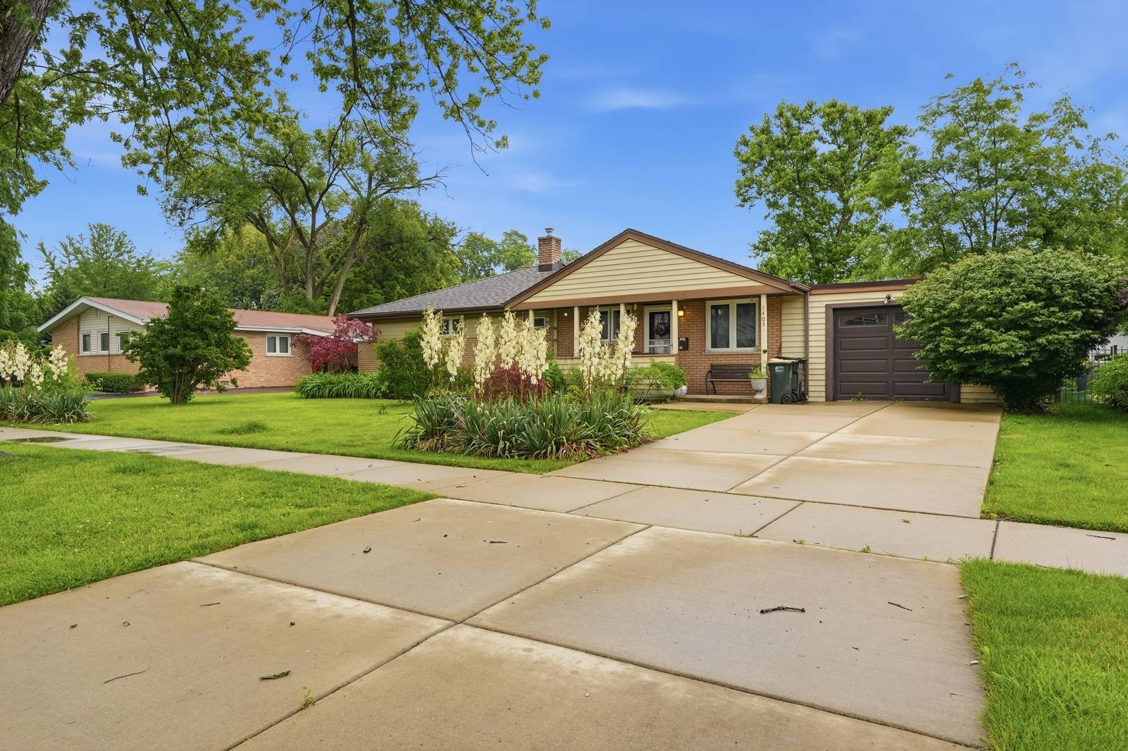 1405 N Race AVE, Arlington Heights, IL 60004