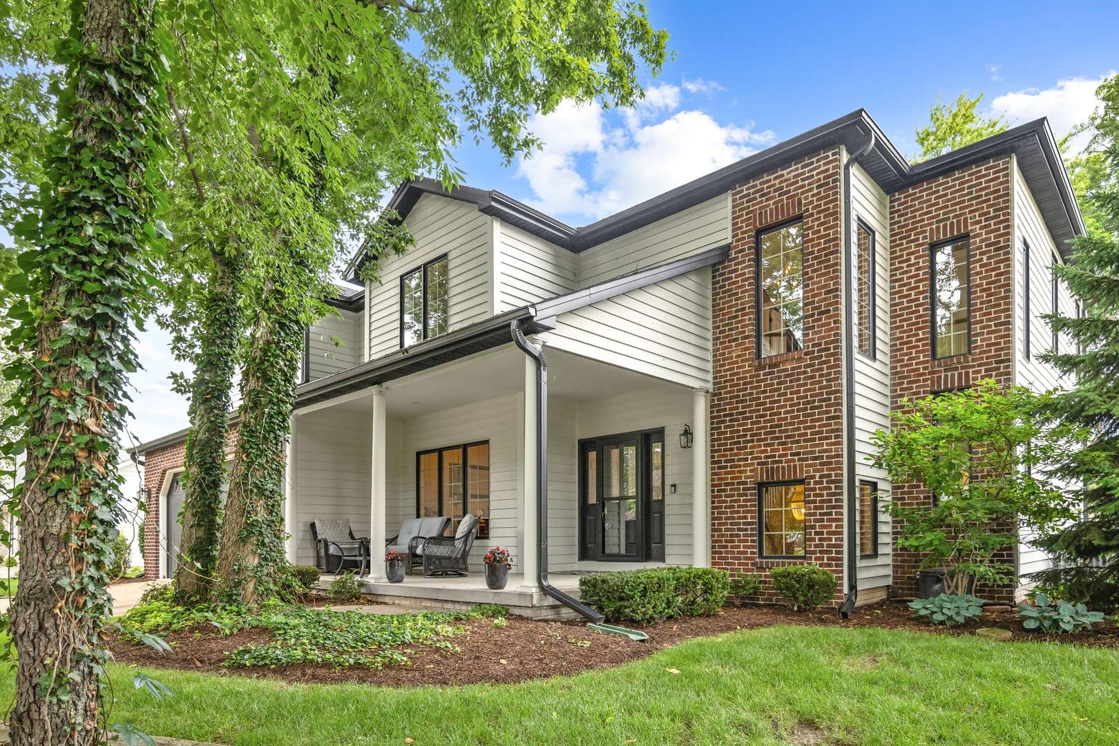 811 E Main ST, Yorkville, IL 60560