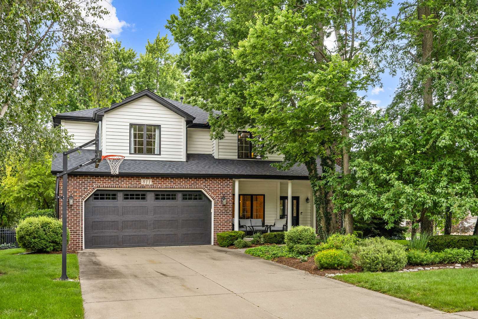 811 E Main ST, Yorkville, IL 60560