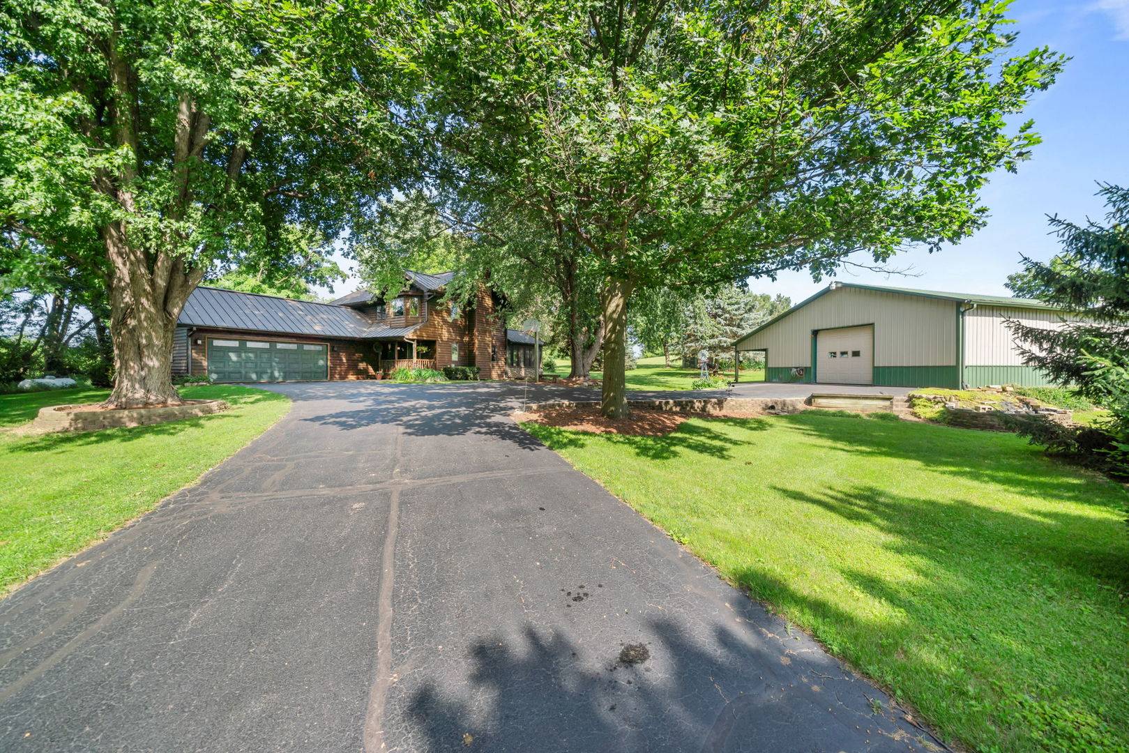 8411 N Killbuck RD, Monroe Center, IL 61052