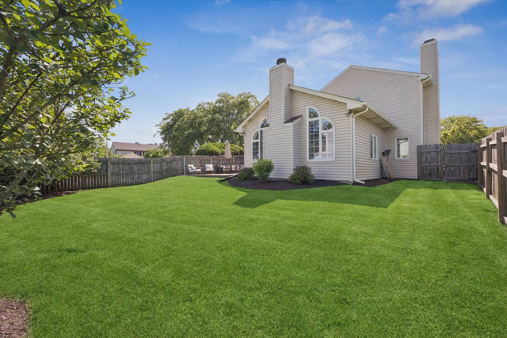 129 Heath PL, Westmont, IL 60559