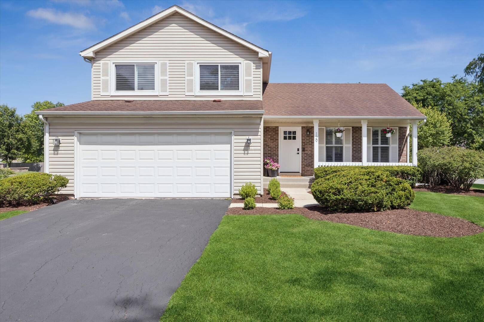129 Heath PL, Westmont, IL 60559