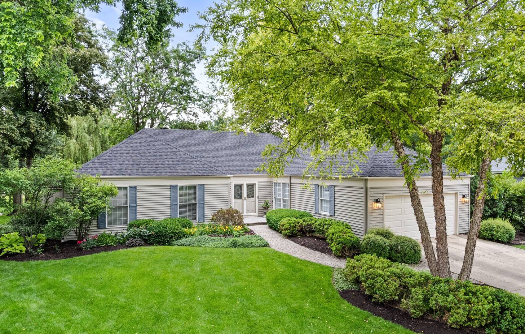 1493 Sandy Hook ST, Wheaton, IL 60189