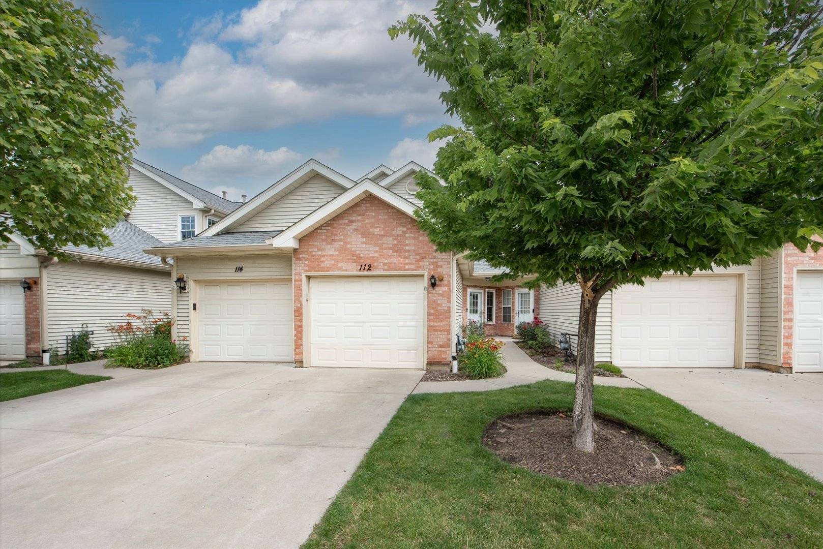 112 GOLFVIEW DR #112, Glendale Heights, IL 60139