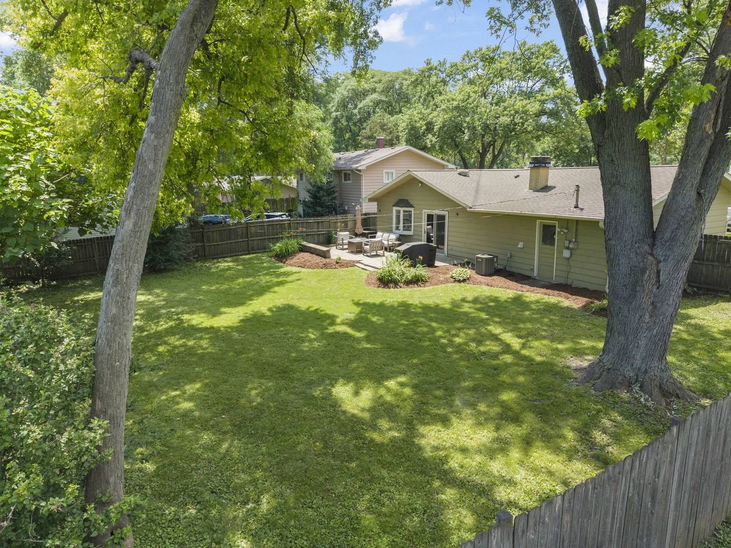 2S603 Gray AVE, Lombard, IL 60148
