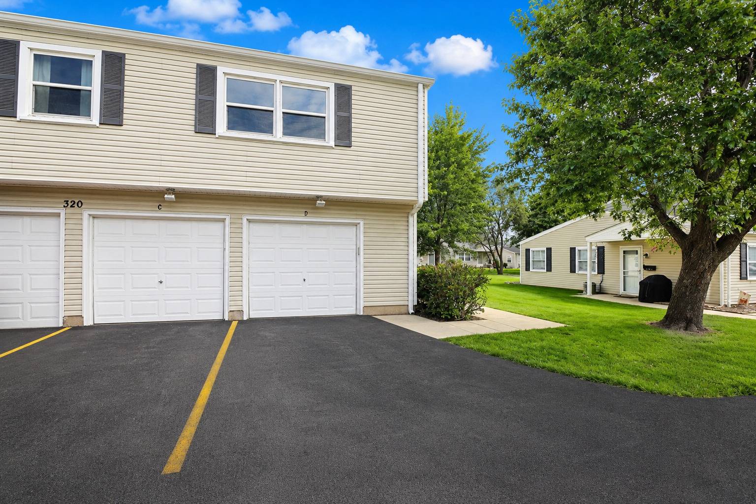 320 Joan CT #D, Bartlett, IL 60103