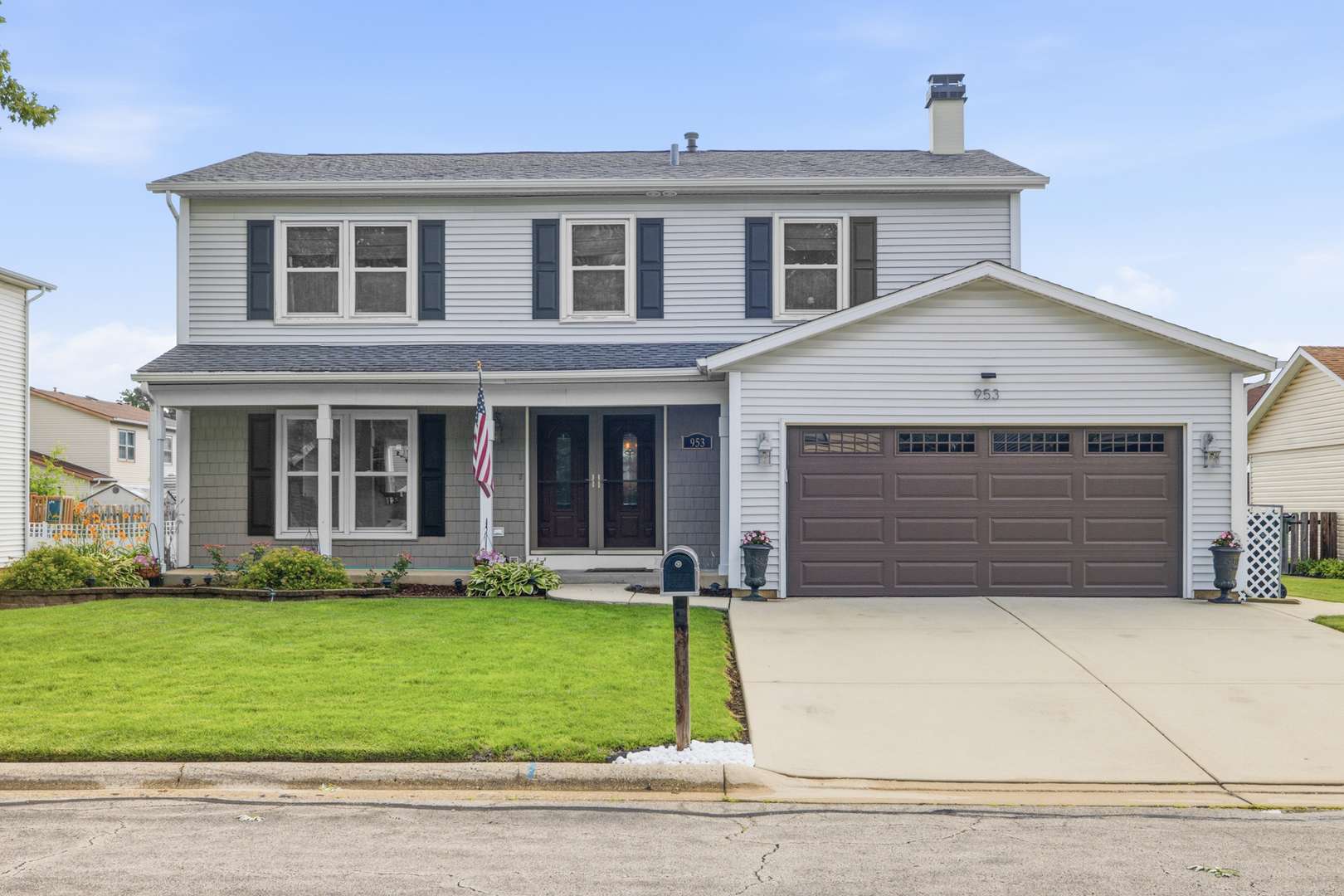 953 Moccasin CT, Carol Stream, IL 60188