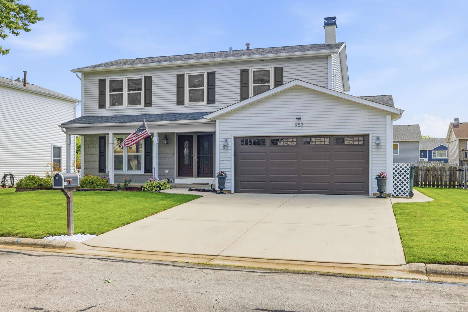 953 Moccasin CT, Carol Stream, IL 60188