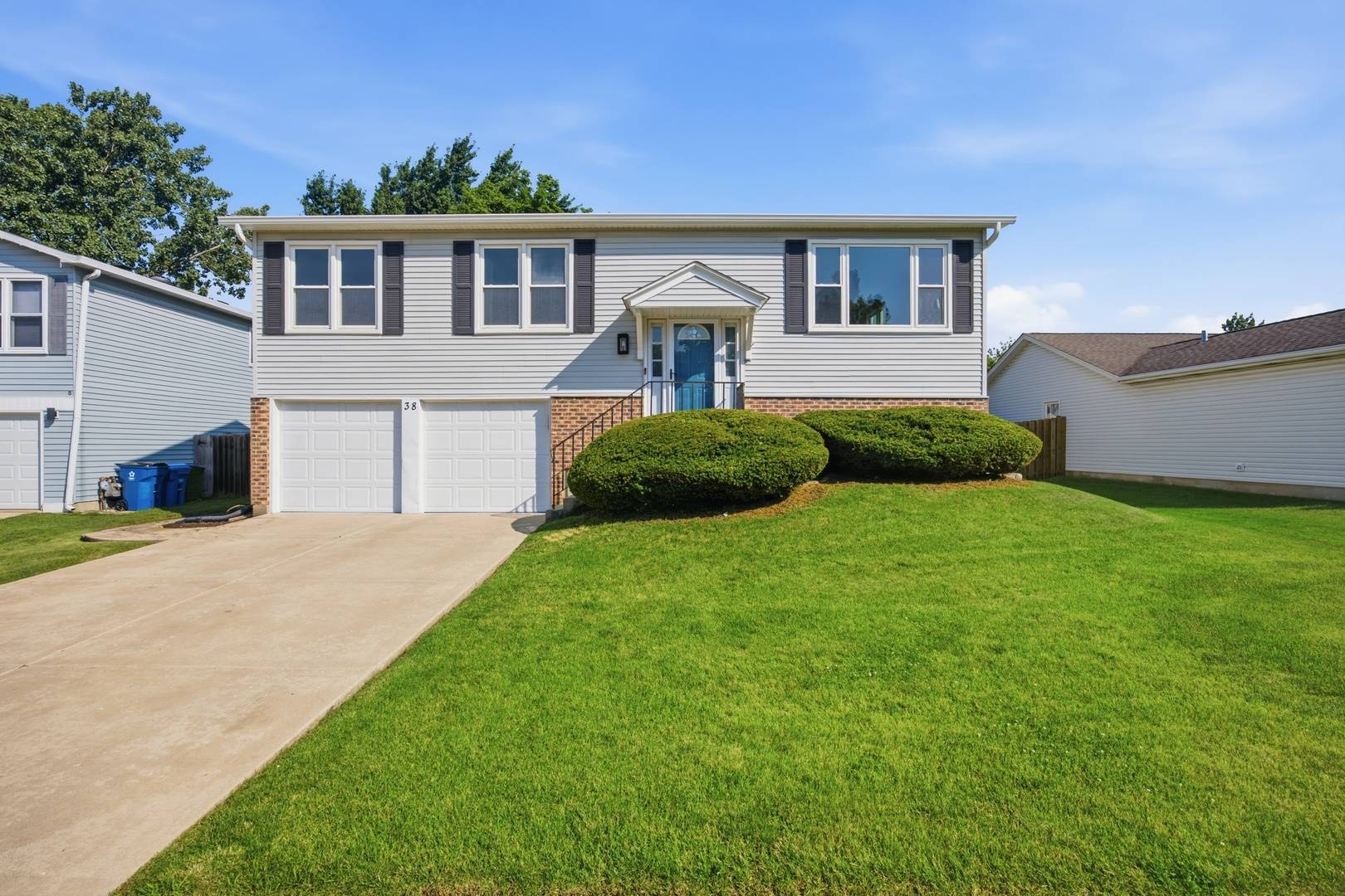 38 Blue Ridge DR, Glendale Heights, IL 60139
