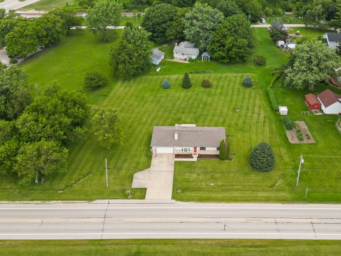 12475 Fox RD, Yorkville, IL 60560