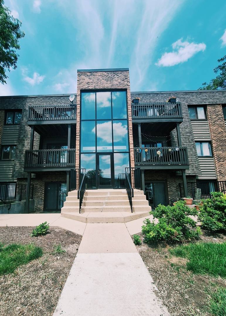 1482 Stonebridge CIR #C-6, Wheaton, IL 60189