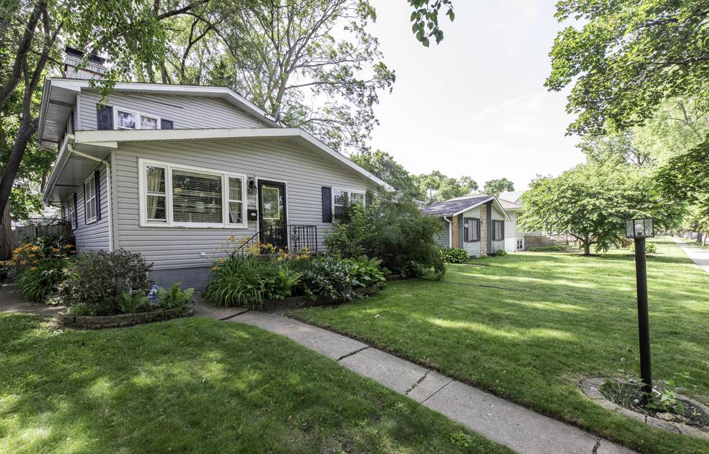 2408 Elim AVE, Zion, IL 60099