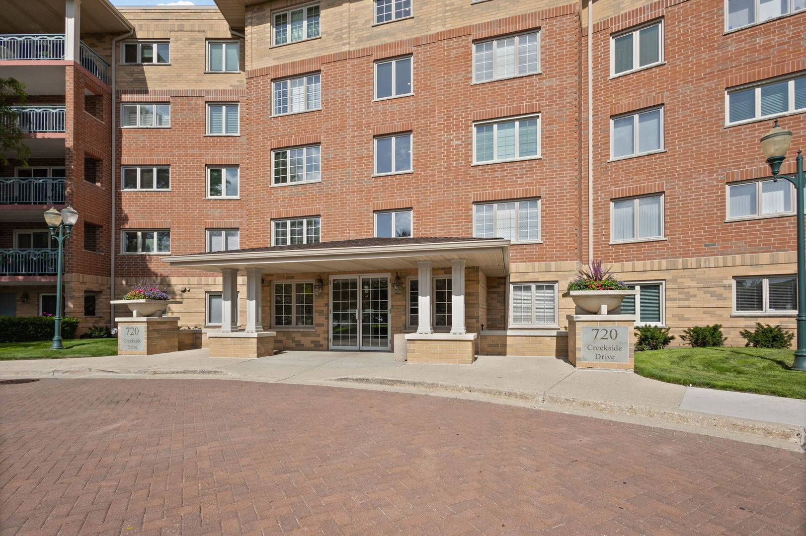 720 Creekside DR #407B, Mount Prospect, IL 60056