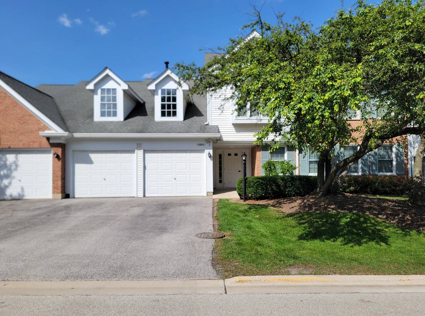 1311 Nutmeg CT #B, Mount Prospect, IL 60056
