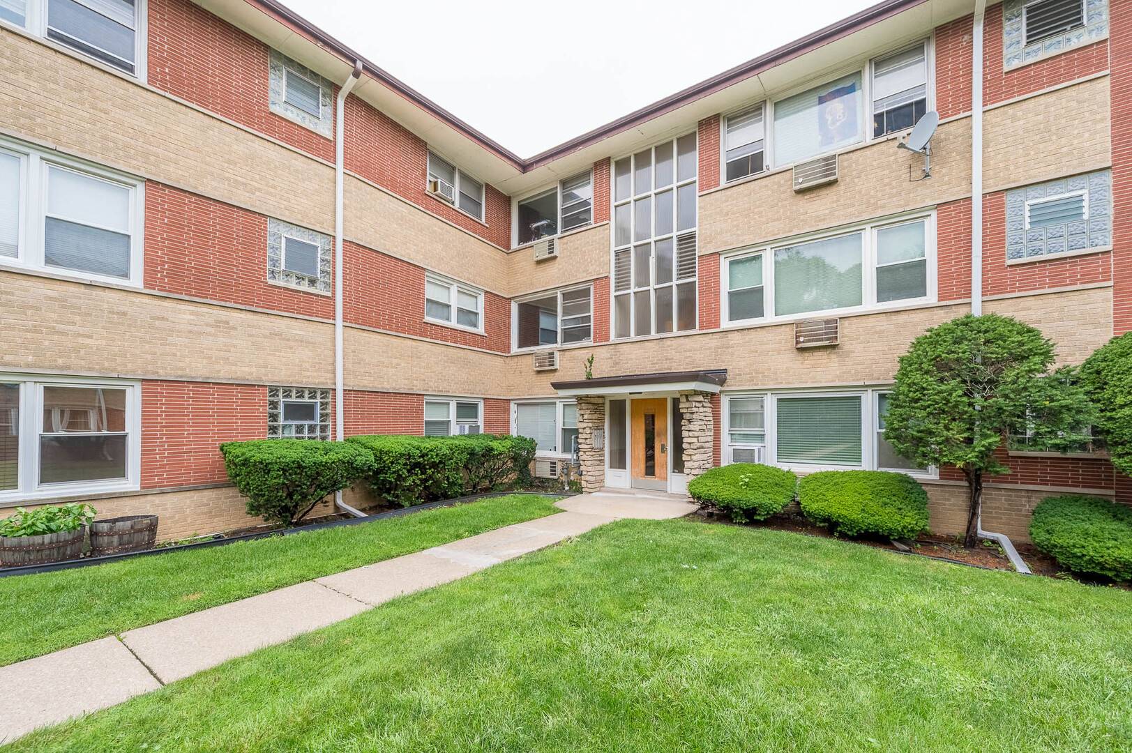 4326 N Keystone AVE #2C, Chicago, IL 60641