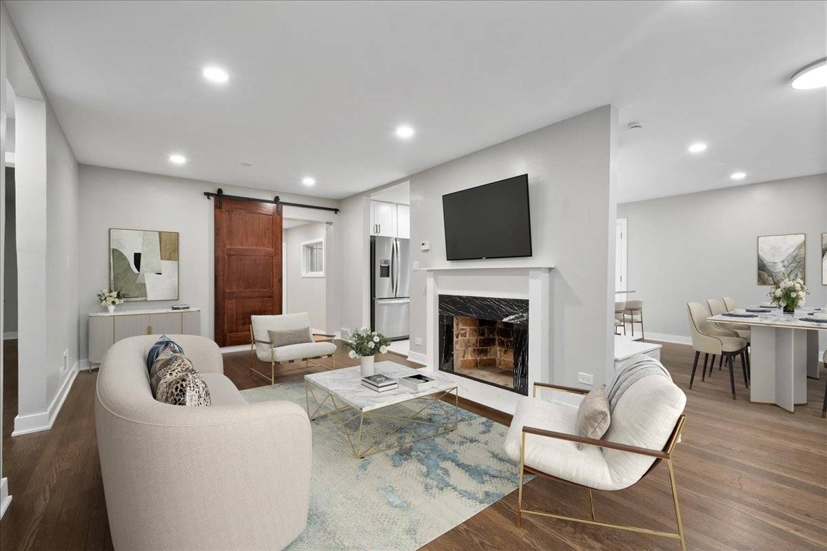 7087 N McAlpin AVE, Chicago, IL 60646