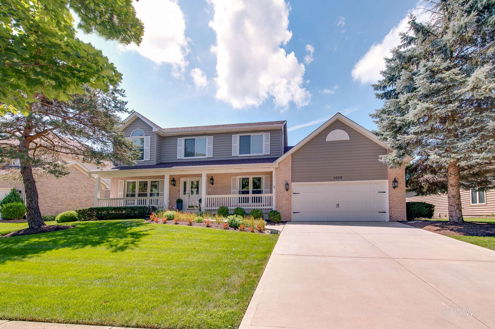 1009 Wedgewood DR, Crystal Lake, IL 60014