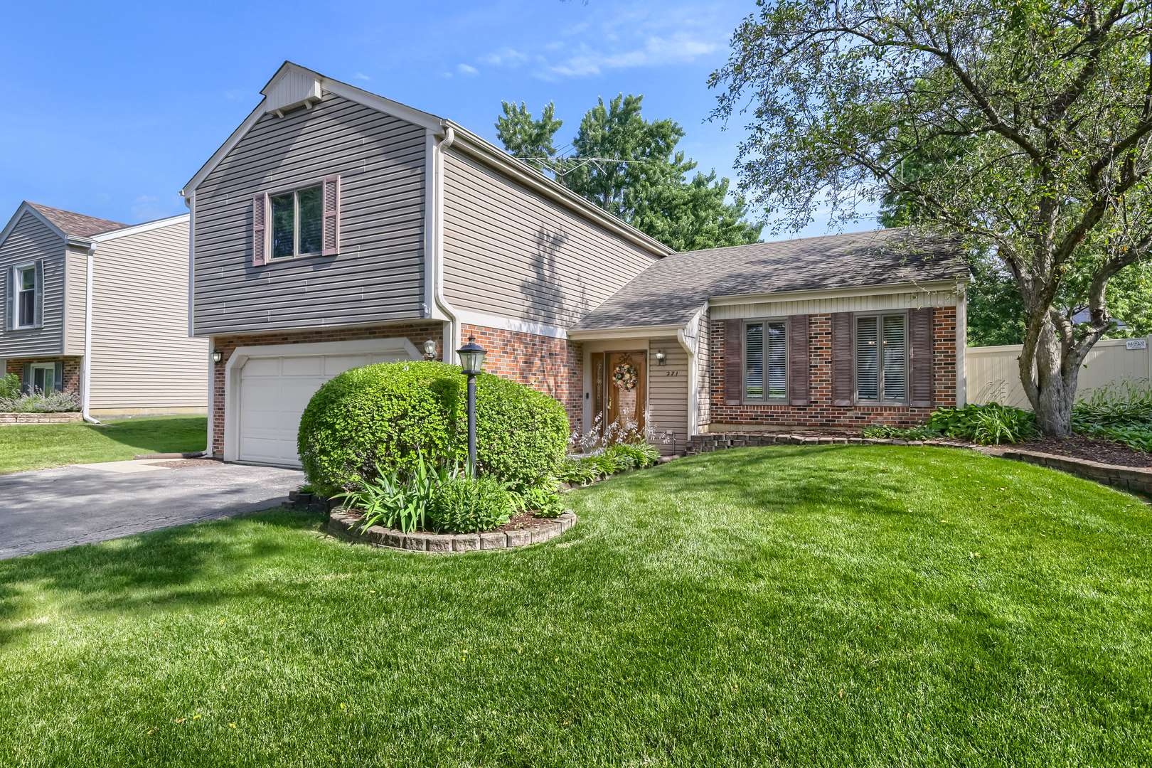 271 Hill AVE, Bartlett, IL 60103