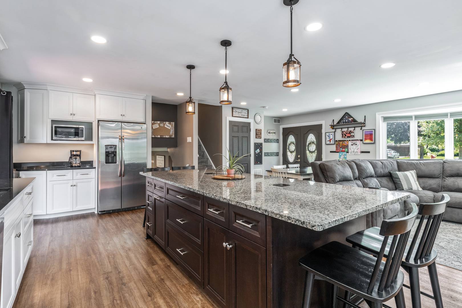 2422 Chippewa CT, Lisle, IL 60532