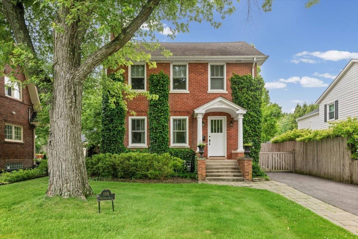 198 Wildwood RD, Lake Forest, IL 60045