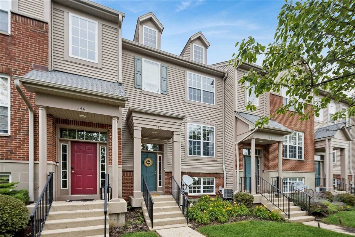 140 Station Park CIR, Grayslake, IL 60030