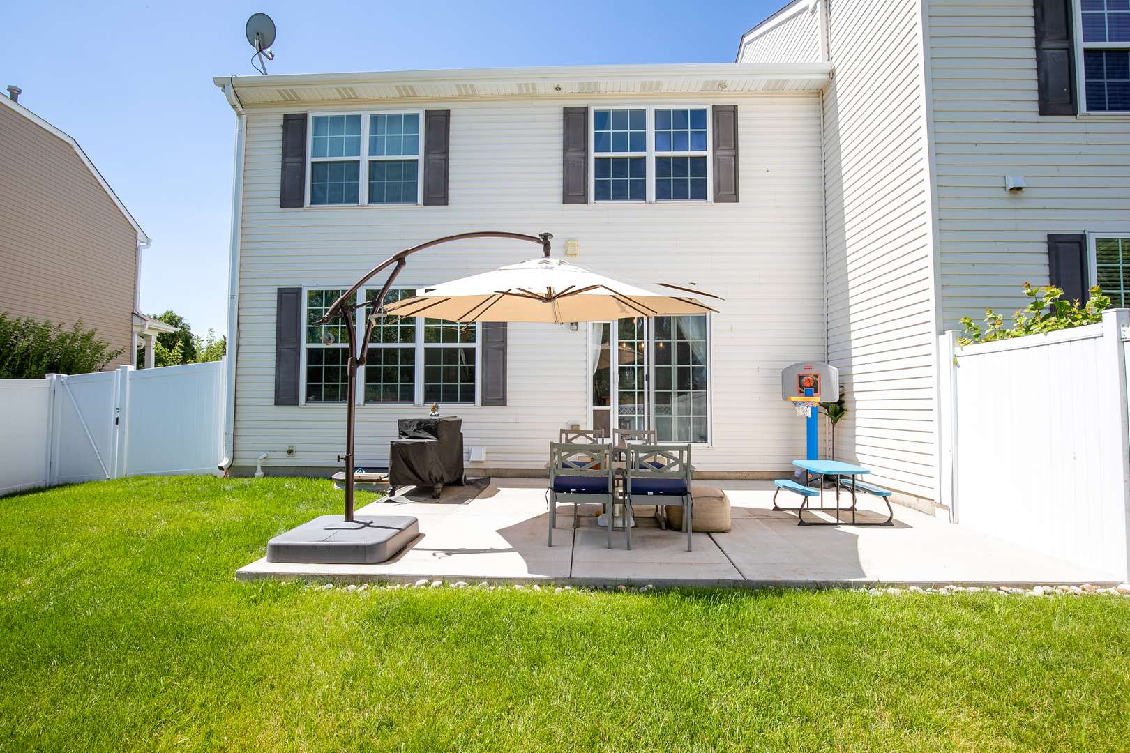 2765 CROOKER DR, Yorkville, IL 60560