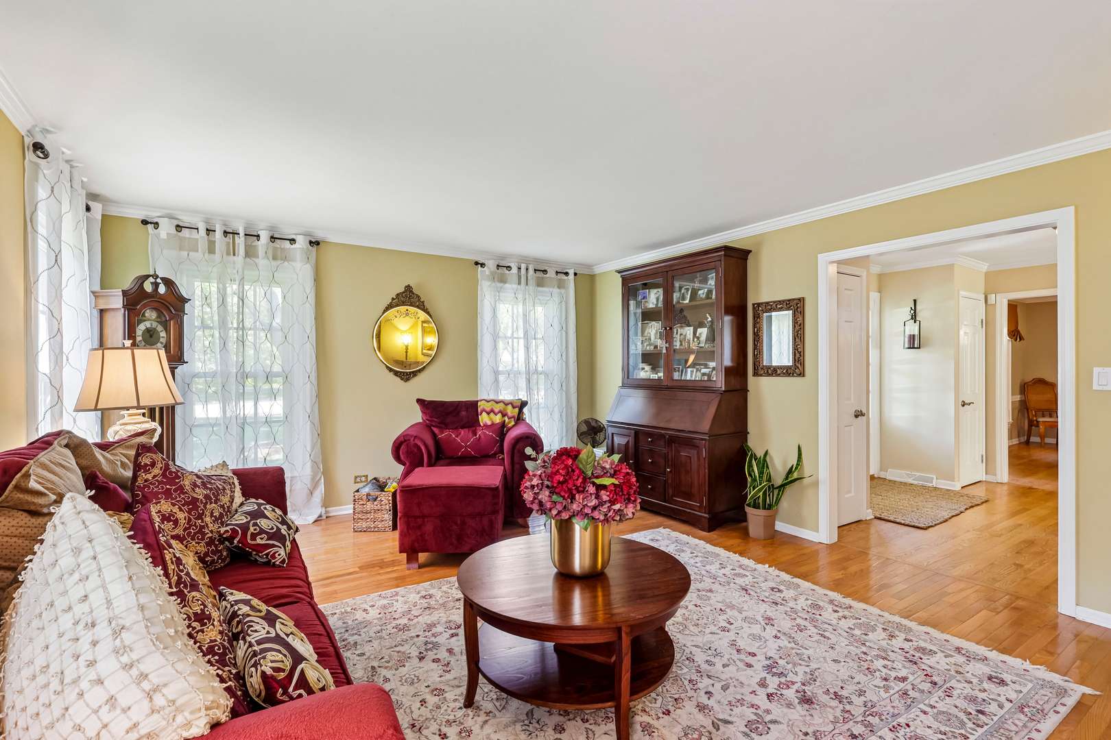 720 Oxbow LN, Barrington, IL 60010