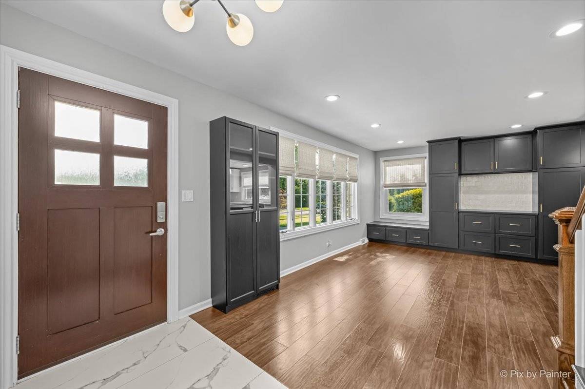 336 Orchard TER, Roselle, IL 60172