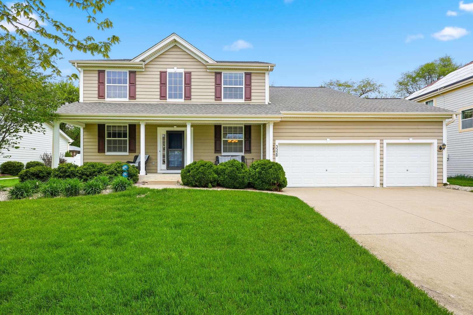 3328 Chase LN, Elgin, IL 60124
