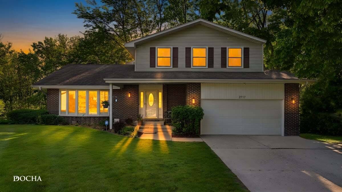 2717 Bordeaux PL, Lisle, IL 60532