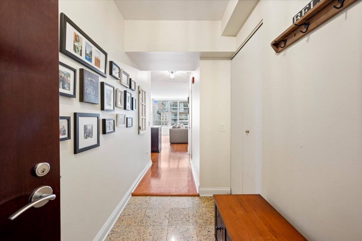 33 W Ontario ST #31C, Chicago, IL 60654