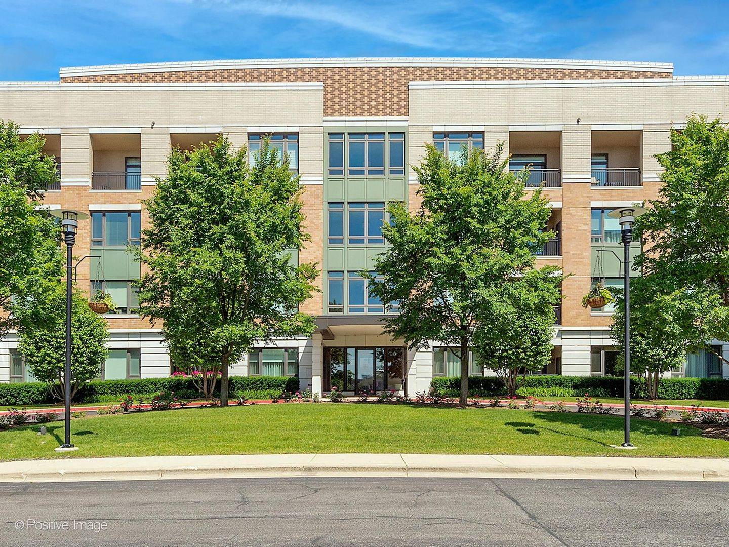 1000 Village Center DR #305, Burr Ridge, IL 60527