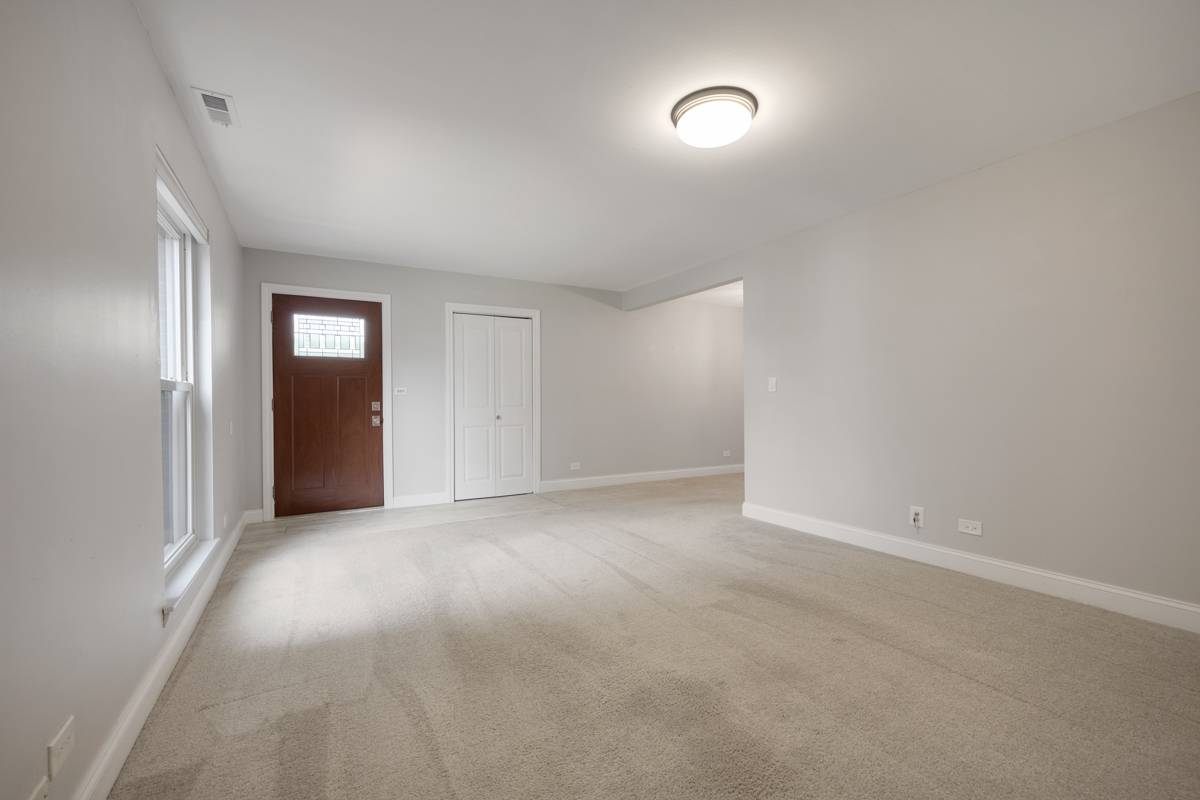 806 Pahl RD #806, Elk Grove Village, IL 60007