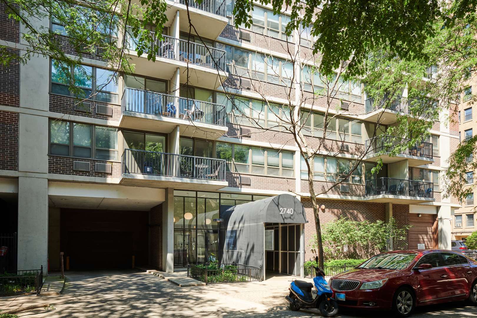 2740 N Pine Grove AVE #6A, Chicago, IL 60614