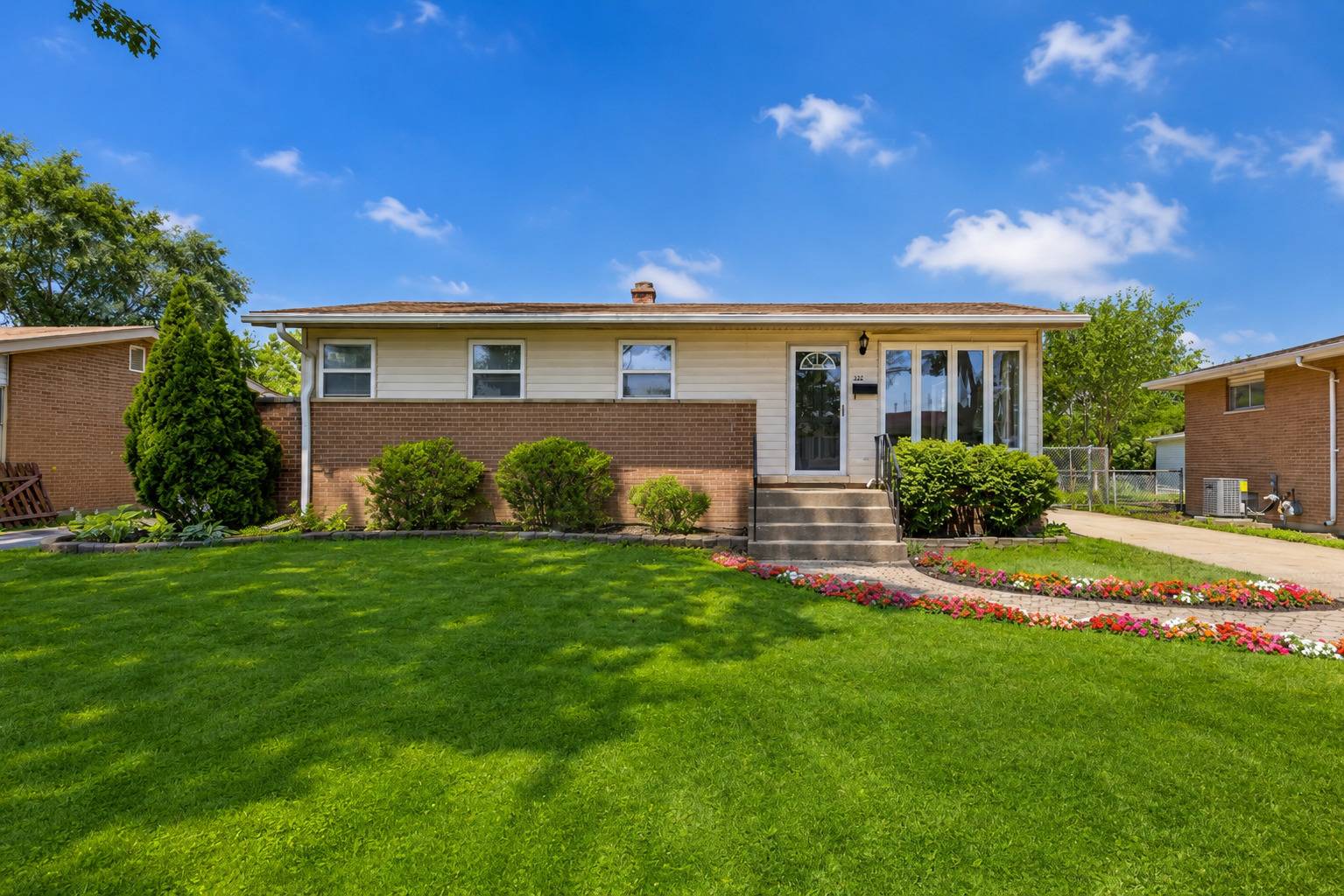 322 E Alden DR, Addison, IL 60101