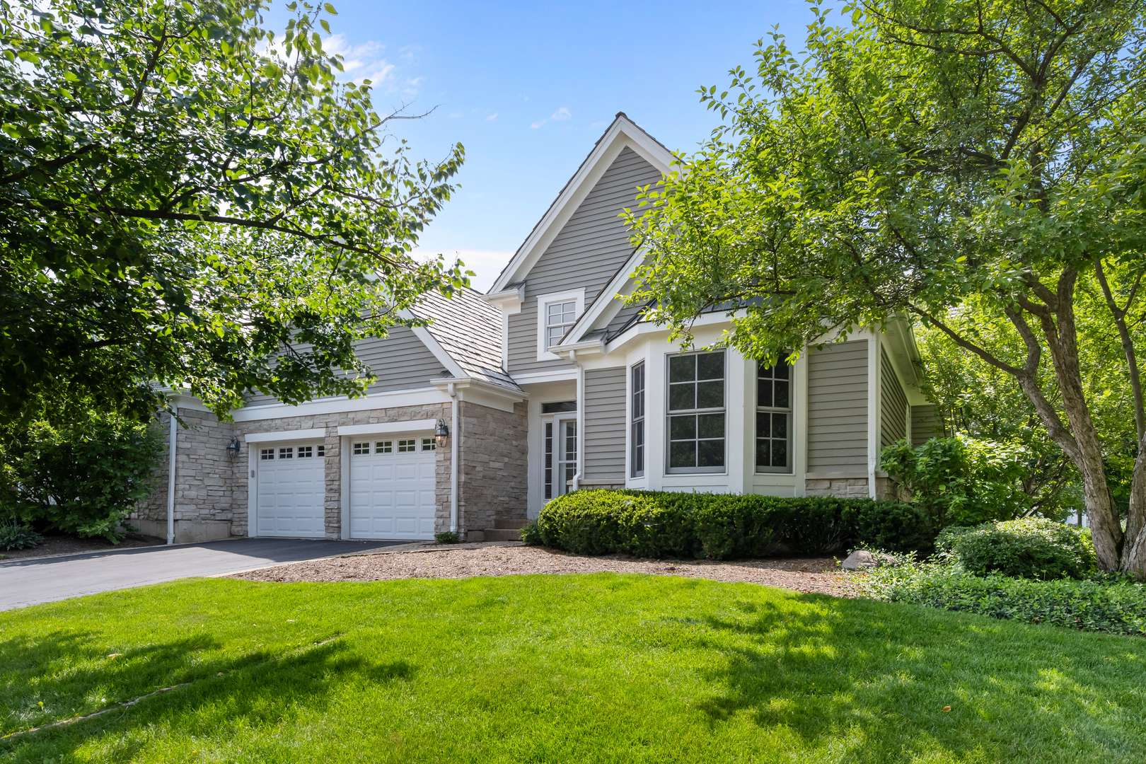 130 S Bradford CT, Lake Forest, IL 60045