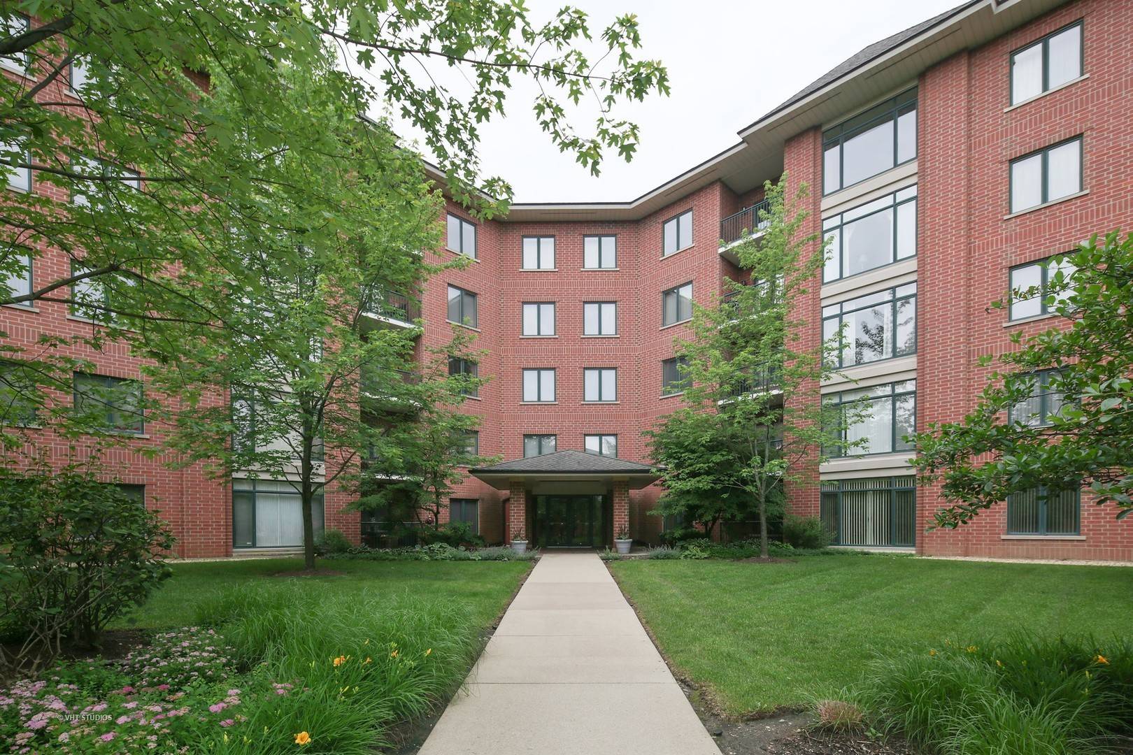 865 E 22nd ST #222B, Lombard, IL 60148