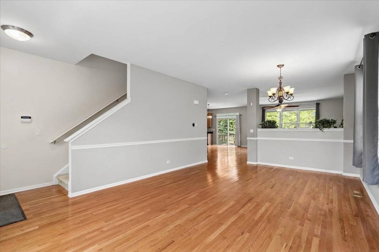 2589 Portage AVE, Wauconda, IL 60084