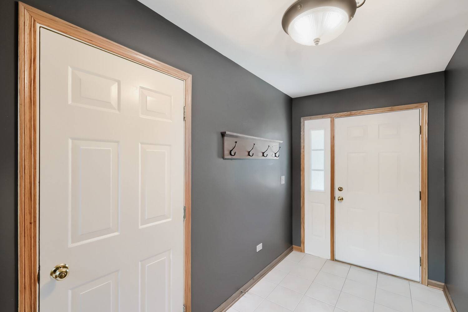 2016 Jeffrey LN #2016, Elgin, IL 60123