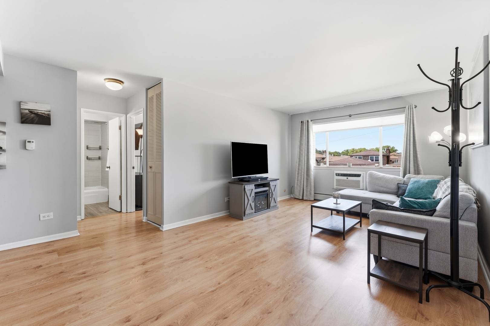 4623 N Chester AVE #103W, Chicago, IL 60656