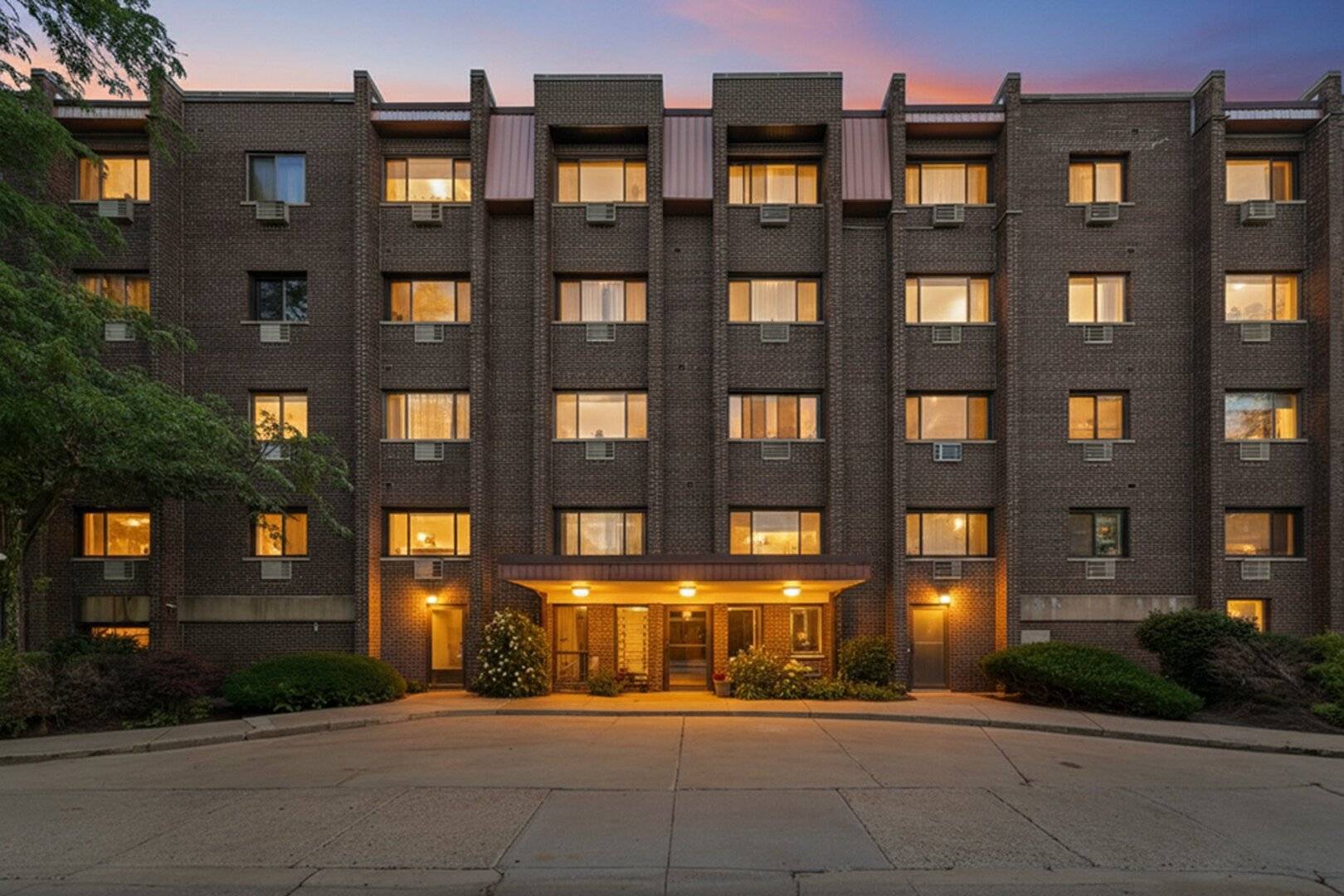 4623 N Chester AVE #103W, Chicago, IL 60656