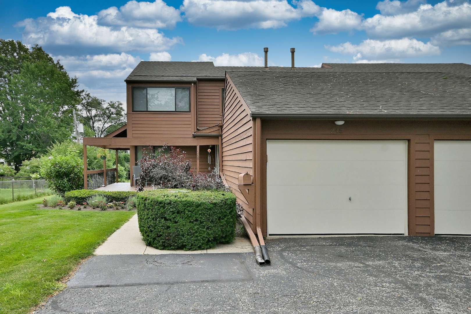 245 S Prospect ST, Roselle, IL 60172
