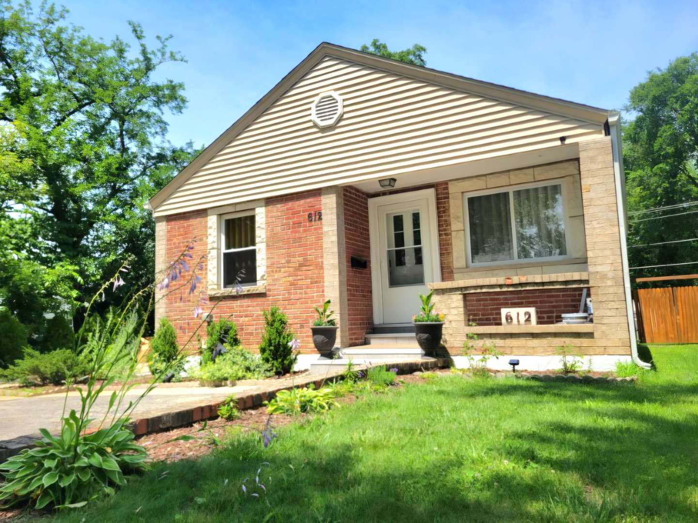 612 E PALATINE RD, Palatine, IL 60074