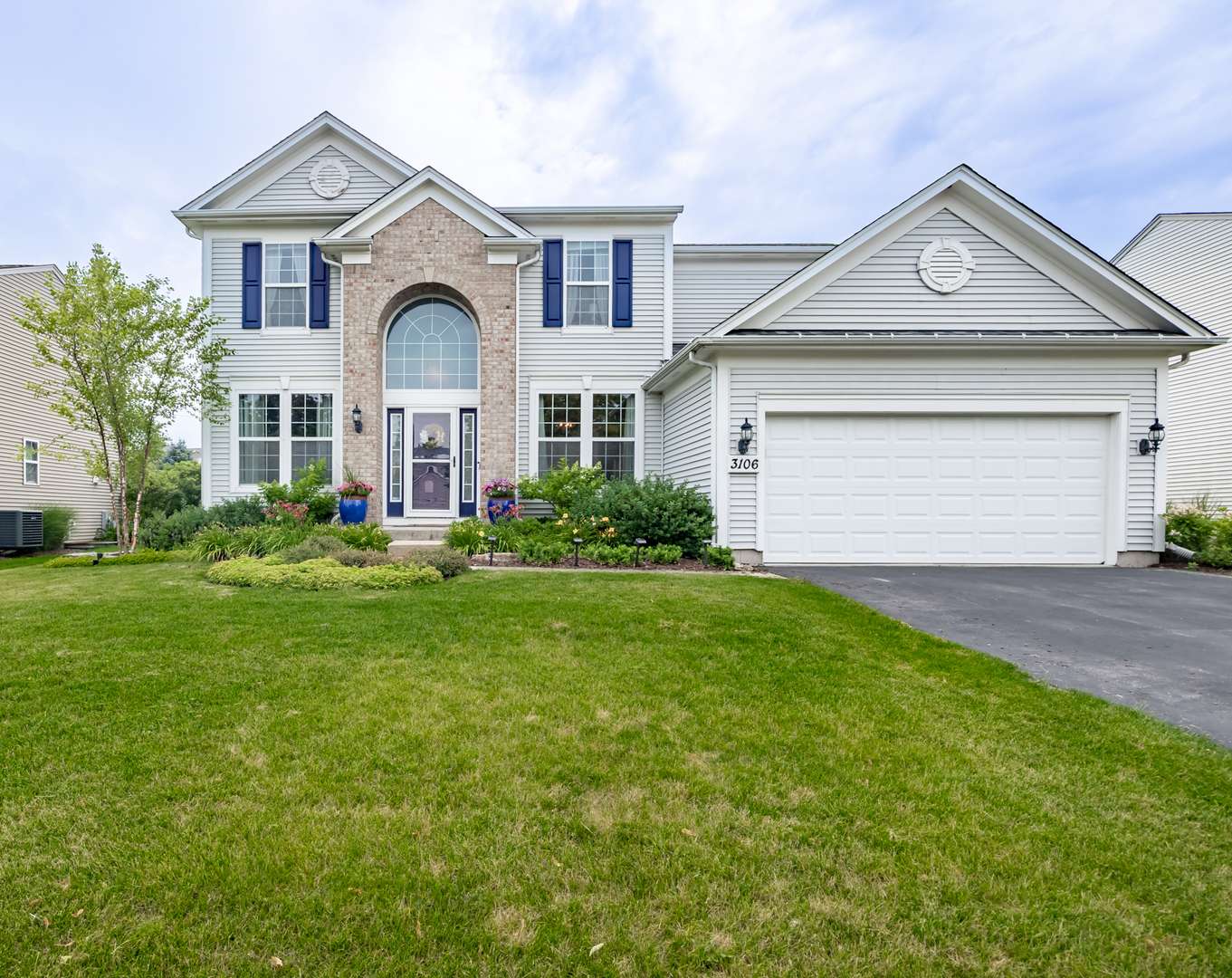 3106 Drury LN, Carpentersville, IL 60110