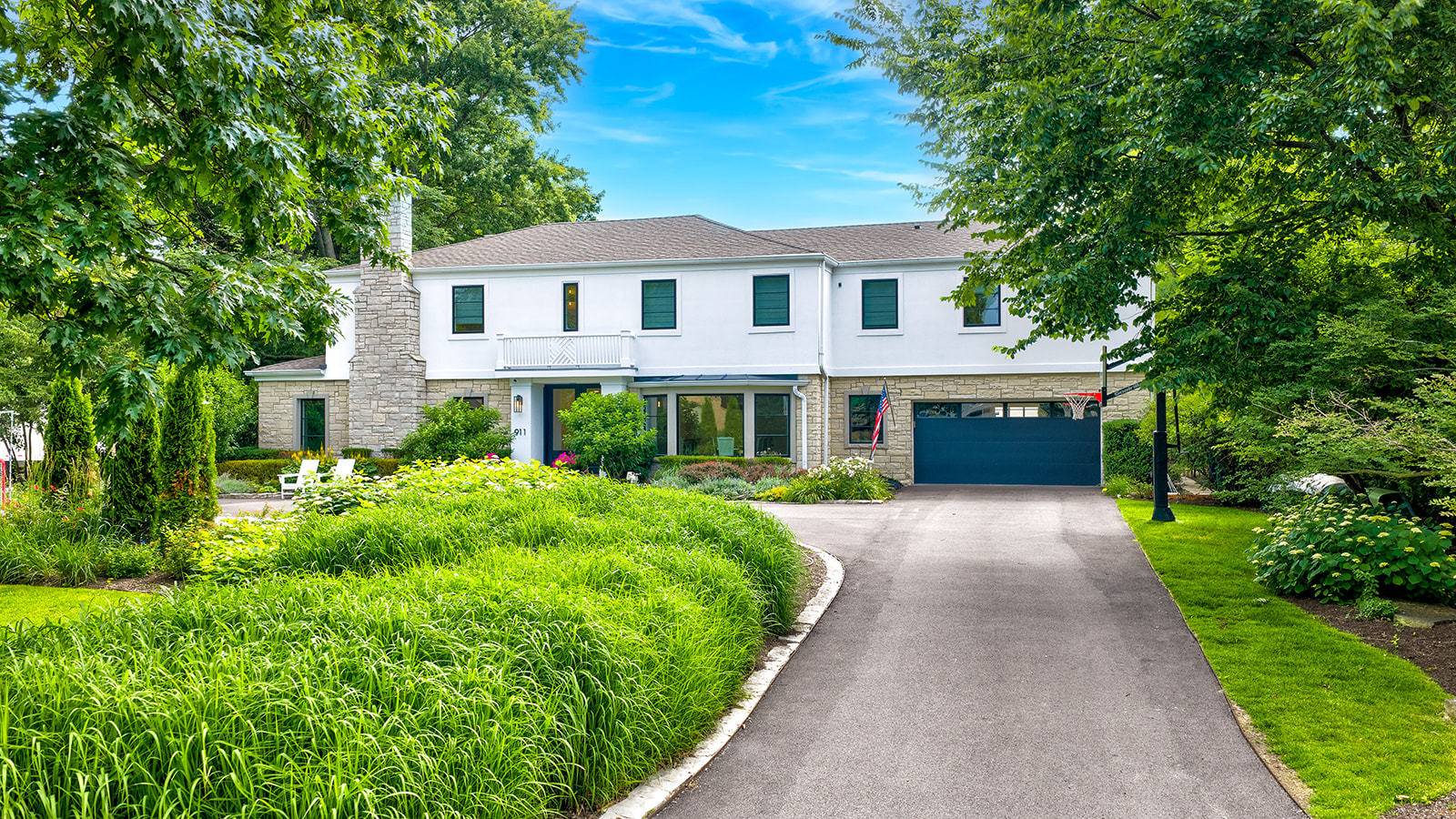911 Oak DR, Glencoe, IL 60022