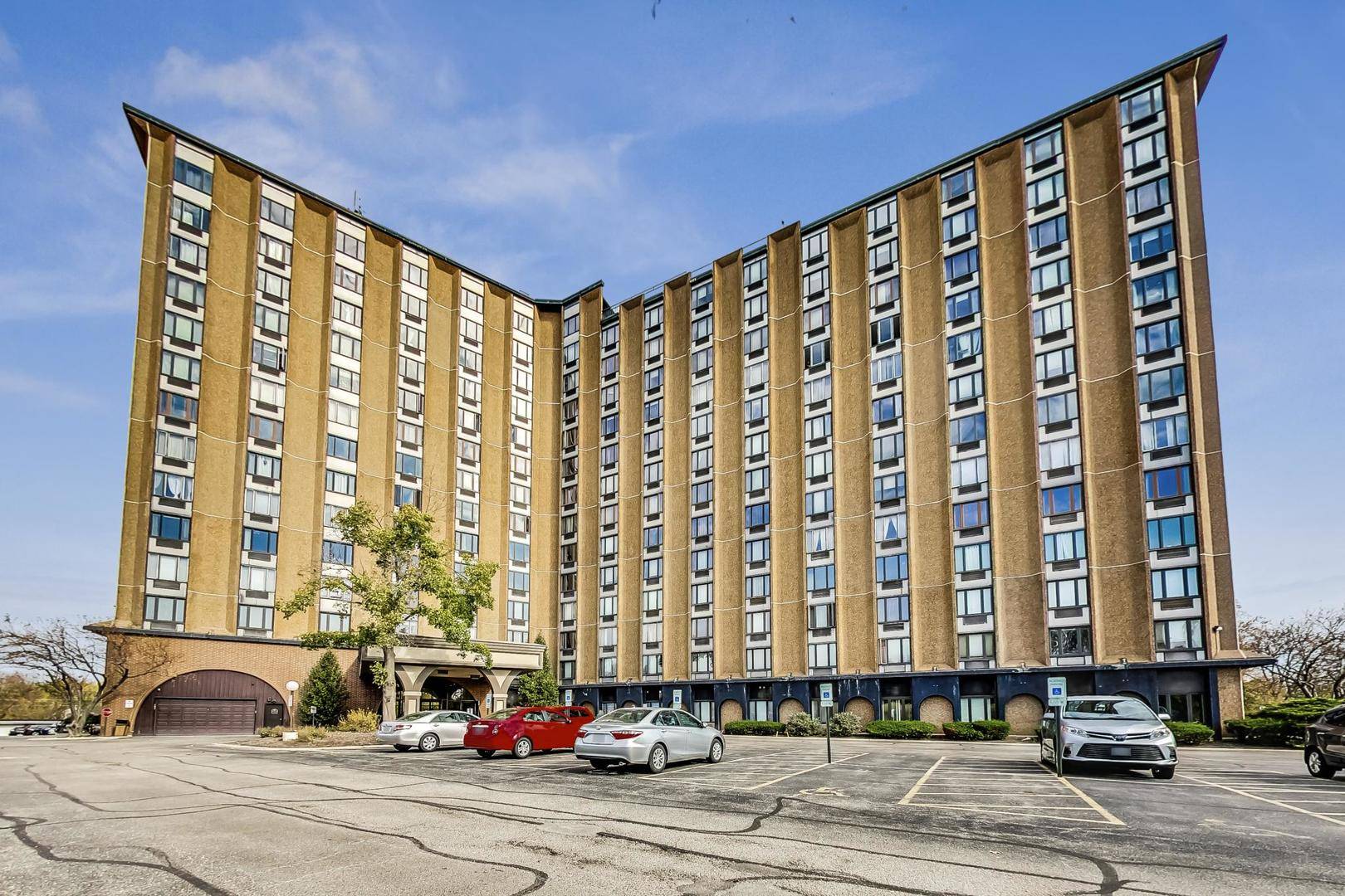 1 Renaissance PL #1118, Palatine, IL 60067
