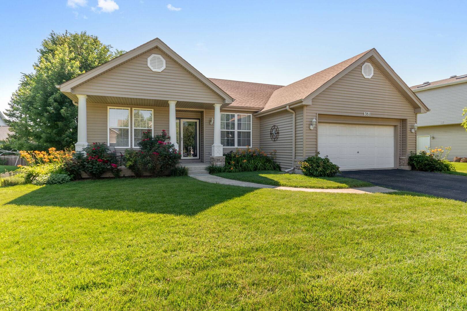 351 Pheasant Chase DR, Bolingbrook, IL 60490