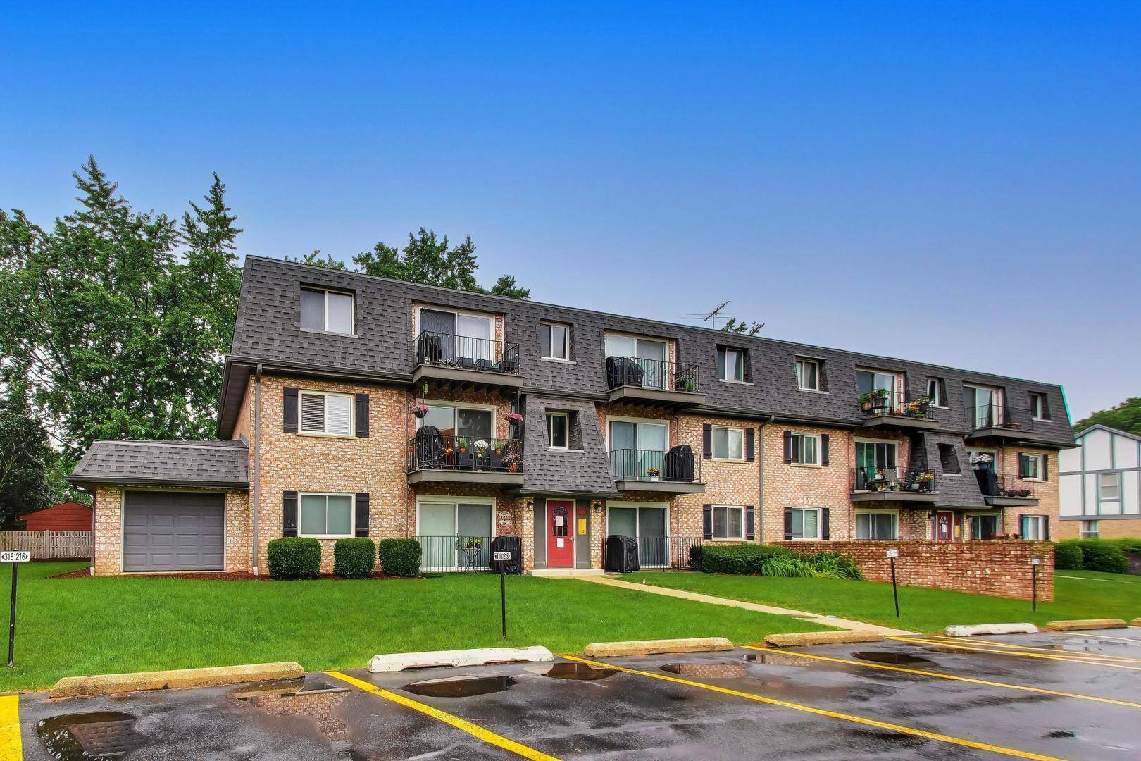 900 S PLUM GROVE RD #216, Palatine, IL 60067