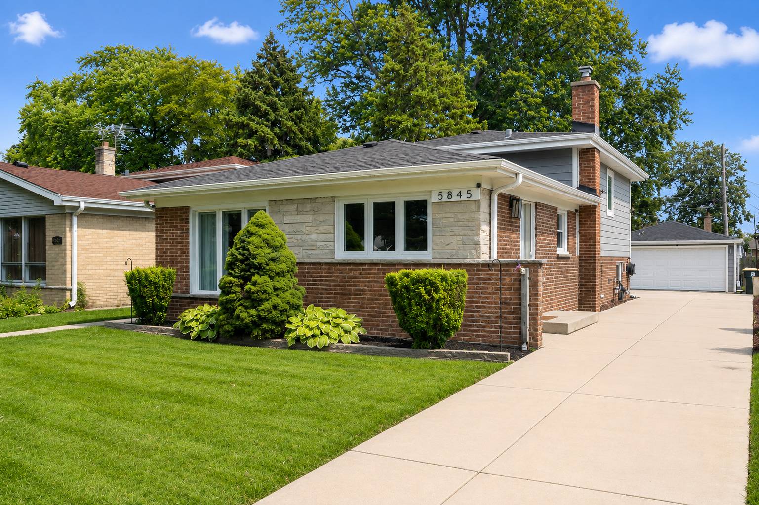 5845 Keeney ST, Morton Grove, IL 60053